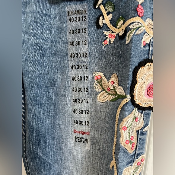 Desigual Jeans, Women size 30. NWT. - Picture 4 of 16